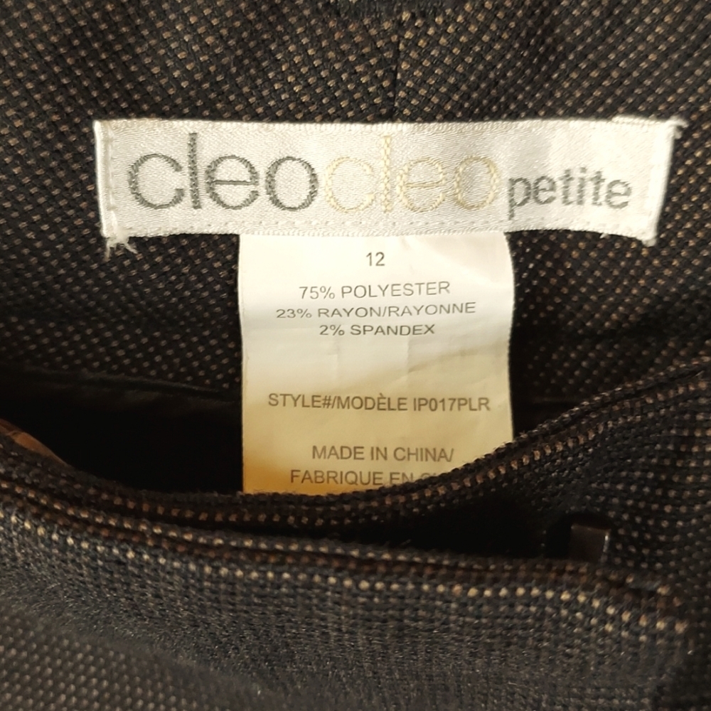 Cleo - Picture 3 of 6